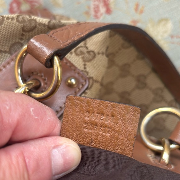 GUCCI GG Canvas Tote - Picture 3 of 17